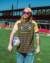 Cargar imagen en el visor de la galería, Jersey Unisex Fútbol - Baxu - BANANAS FC (La People´s League 24-25) - Bananas Phoria - Negro