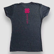 Cargar imagen en el visor de la galería, Blusa Dama Futbol - Show Football - Gris obscuro con Rosa